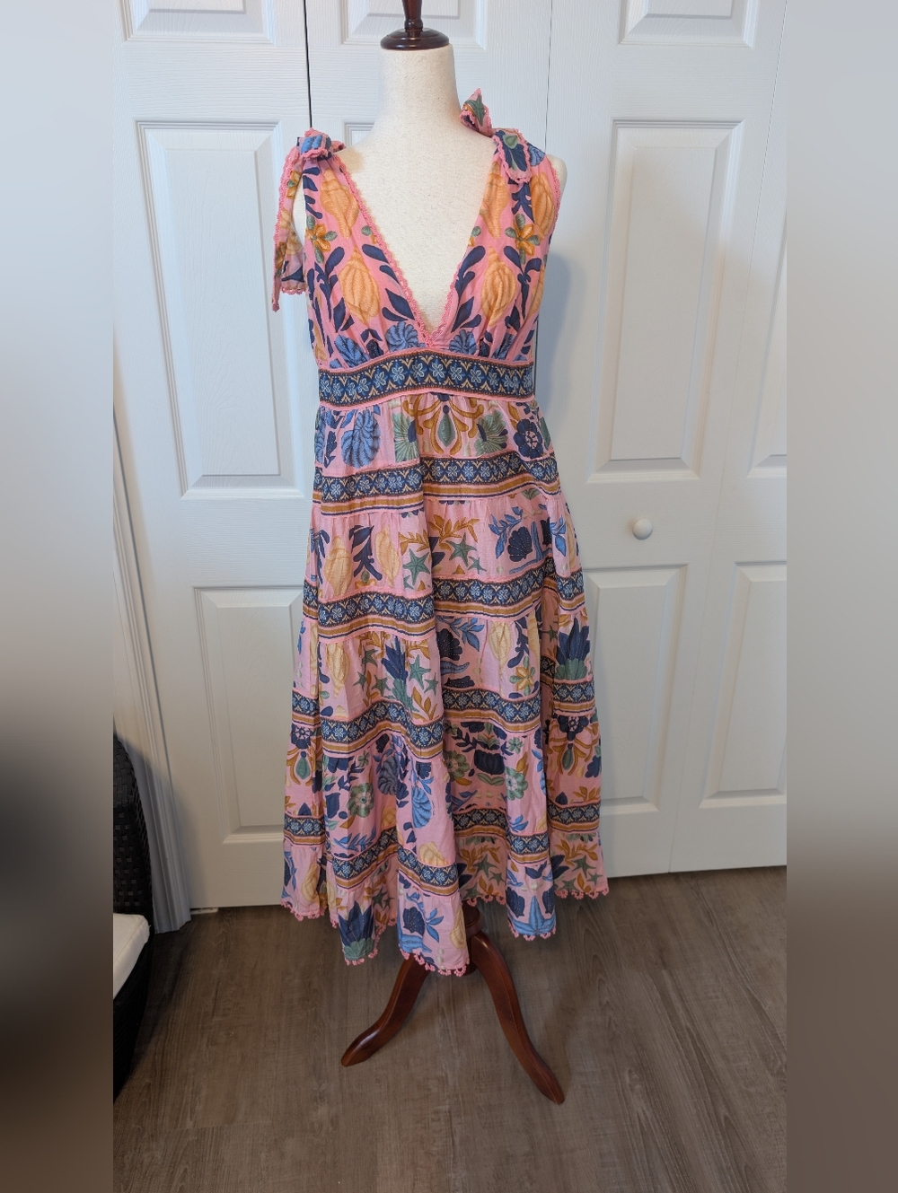 NWT FARM Rio Pink Floral/ Nautical V-Neck Tiered Maxi Dress Size Lrg - Picture 3 of 11